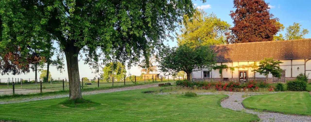 Gite Haras Du Bois De Formerie Exteriör bild