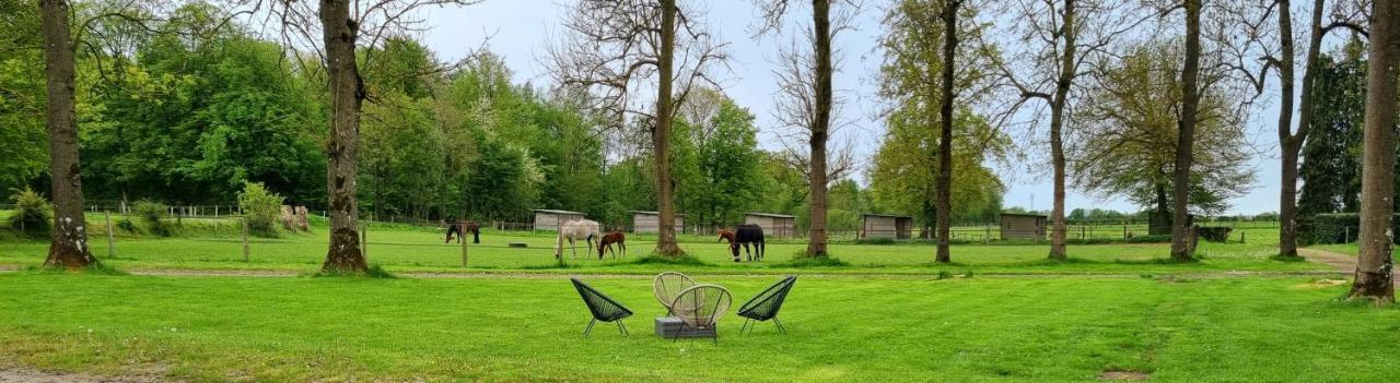 Gite Haras Du Bois De Formerie Exteriör bild